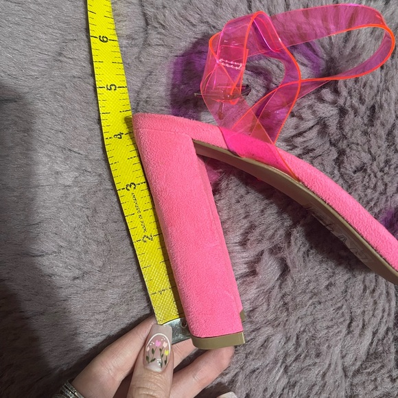 Neon pink heels - Picture 3 of 5
